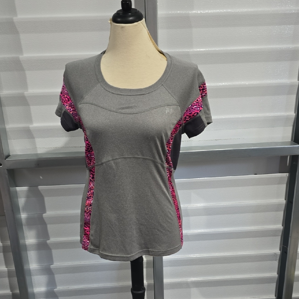 Fila Gray Short Sleeve Running Tee with Pink Leopard Accent Size Large